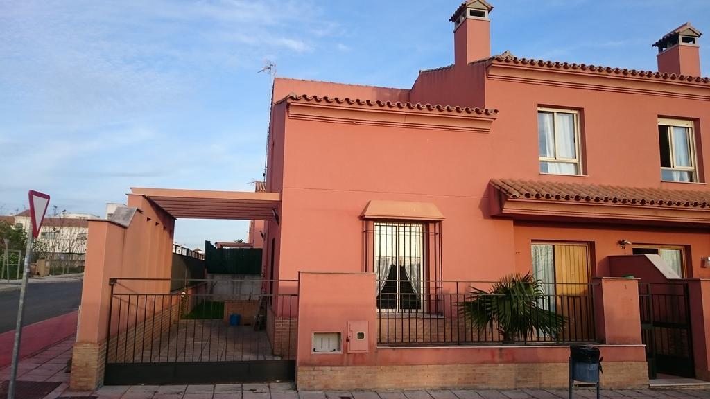 Villa Aznalcazar Sanlucar la Mayor Exterior photo
